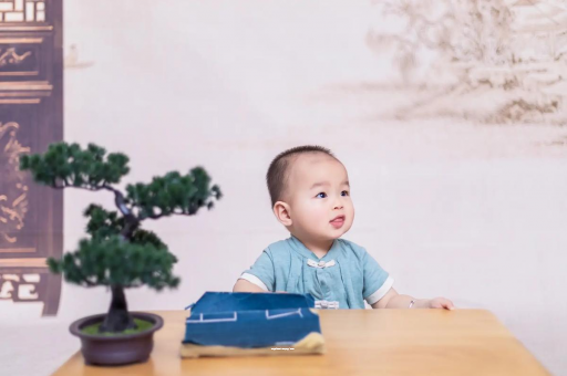 霸州怀孕肚子中间凹两边凸