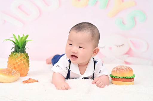 霸州宝宝在妈妈肚子里